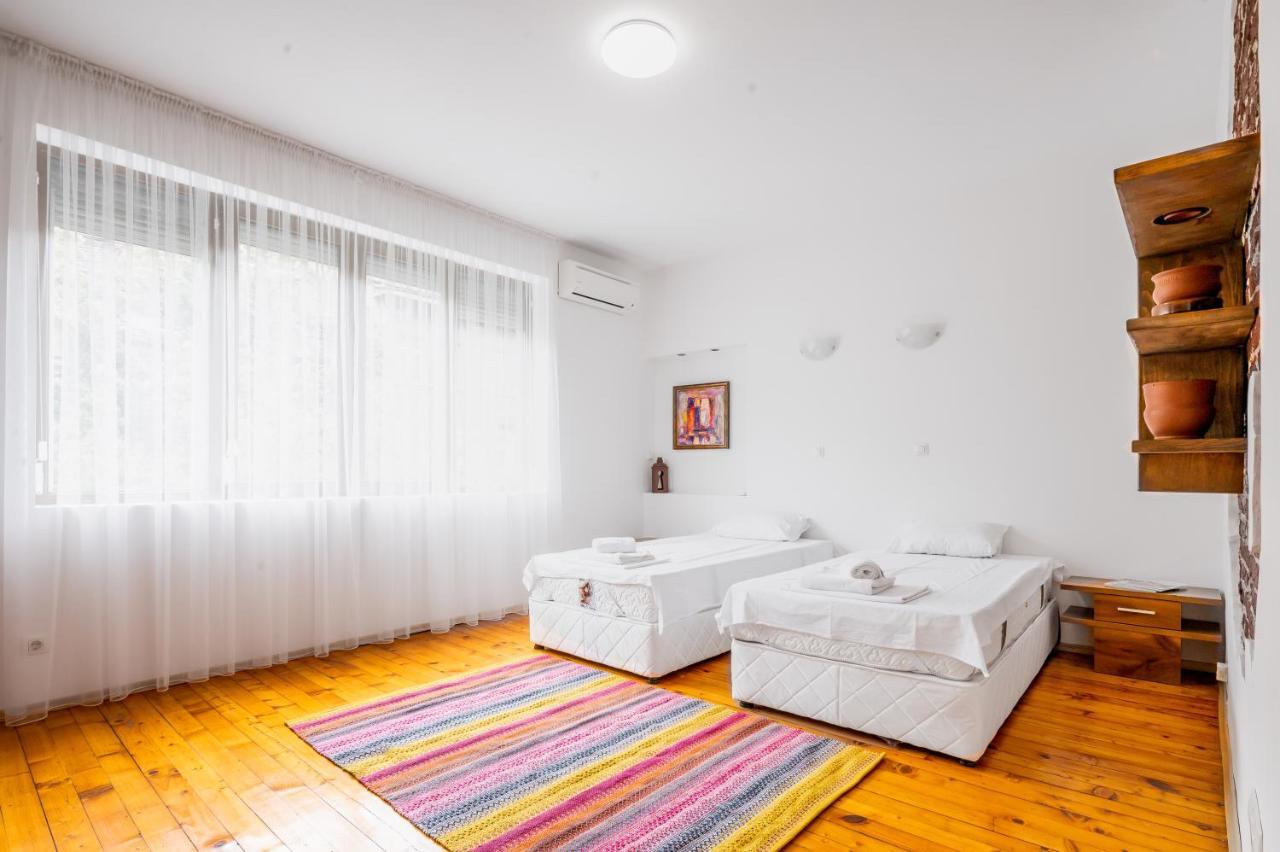 Ferienwohnung Sofia'S Vintage Gem: Spacious 2Bd Flat On Solunska Exterior foto